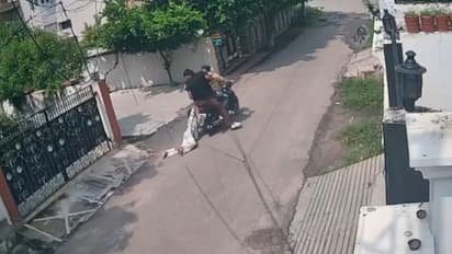 Caught on camera: Class 12 girl dragged 350m by bike-borne snatchers in Jalandhar, loses her phone (WATCH)