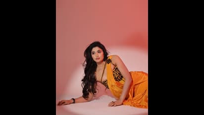 ಟ್ರೆಂಡಿಂಗ್‌ನಲ್ಲಿರುವ ರಫೆಲ್‌ ಸೀರೆಯುಟ್ಟು ಬಿಂದಾಸ್‌ ಲುಕ್‌ ಕೊಟ್ಟ ಉಪ್ಪಿಯ ಟ್ರೋಲ್ ಹುಡುಗಿ ರೀಷ್ಮಾ ನಾಣಯ್ಯ