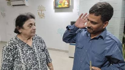 ഇതൊക്കെയാണ് മനുഷ്യർ; വജ്രലോക്കറ്റ്, ക്രെഡിറ്റ് കാർഡ് തുടങ്ങി സകലതുമുള്ളൊരു ബാഗ്, തിരികെ ഏൽപ്പിച്ച് ഡ്രൈവര്