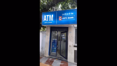 ஏடிஎம்மில் இத்தனை வசதிகளா? நாள் ஒன்றுக்கு எவ்வளவு பணம் அனுப்பலாம் தெரியுமா?