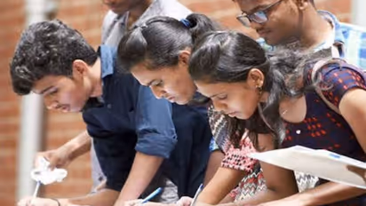 Education Loan: மிஸ் பண்ணிடாதீங்க! மாணவர்கள் கல்விக் கடன் பெற இன்று சிறப்பு முகாம்! என்னென்ன சான்றிதழ் தேவை?