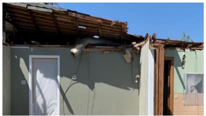 വില 4 കോടി; പക്ഷേ, മരം വീണ് വീടിന്‍റെ പാതി തകർന്നു പോയി, എന്നിട്ടും വില ഉയരാൻ കാരമുണ്ട് 