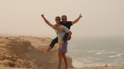 ഉറ്റ കൂട്ടുകാർ, ഇതുവരെ ഒരുമിച്ച് കണ്ടത് 27 രാജ്യങ്ങൾ, വിമാനയാത്ര ഇല്ലേയില്ല, കാരണമുണ്ട്