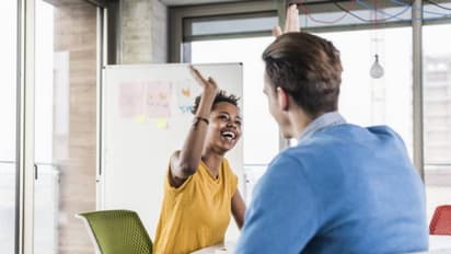 ഹോ ഇങ്ങനെയൊരു ബോസിനെ കിട്ടാനും വേണം ഭാ​ഗ്യം, ആരും കൊതിക്കും, പ്രണയബന്ധം തുടങ്ങാനും കിട്ടും ലീവ്