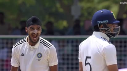 ദുലീപ് ട്രോഫി: ശ്രേയസിന്റെ ടീമിൽ വിക്കറ്റ് കീപ്പറായി സഞ്ജു, ഇന്ത്യ ഡിക്കെതിരെ ഇന്ത്യ എക്ക് ബാറ്റിംഗ് തകർച്ച