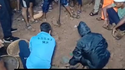 MP: 5 dead, several feared trapped after 400-year-old fort wall collapses in Datia; rescue ops on (WATCH)