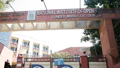 School Student: 10, 12-ம் வகுப்பு மாணவர்களுக்கு! இன்ப அதிர்ச்சி கொடுத்த பள்ளிக்கல்வித்துறை!