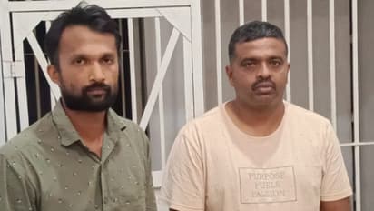 കാറിൽ കുമളിക്കാരായ 2 യുവാക്കൾ, പരിശോധയ്ക്കിടെ ഉരുണ്ടുകളിച്ചു; ചെറിയ കവറിലാക്കി ഒളിപ്പിച്ചത് 60 ഗ്രാം എംഡിഎംഎ!