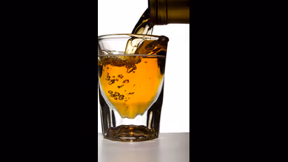 ಕುಡುಕರಿಗೆ ಖುಷಿ ಸುದ್ದಿ,  ಈ ದೇಶದಲ್ಲಿ ನಡೆಯುತ್ತಿದೆ ಮದ್ಯ ಸೇವಕರ ಭರ್ತಿ