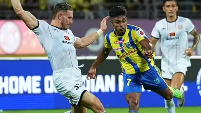 സീസണ് ഇങ്ങനെ തുടങ്ങാനല്ല ആഗ്രഹിച്ചത്! ബ്ലാസ്റ്റേഴ്സിന്റെ തോല്വിയില് പ്രതികരിച്ച് പരിശീലകന്