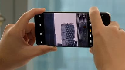 Realme भी ला रहा है iPhone जैसा कैमरा बटन, वीडियो वायरल