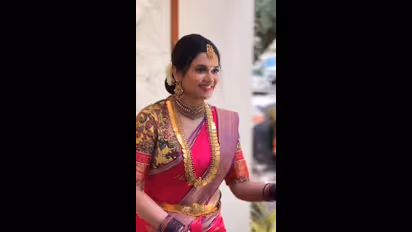 ಕಂಡವರ ದುಡ್ಡಲ್ಲಿ ಶೋಕಿ ಮಾಡಿದ್ರೆ ಹೀಗೆ ಆಗೋದು; ಪವಿತ್ರಾ ಗೌಡ ಕಾಸಿನ ಸರ ನೋಡಿ ಕಾಲೆಳೆದ ನೆಟ್ಟಿಗರು!