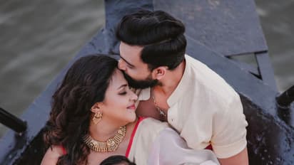 ಗಂಡನಿಗೆ ಲಿಪ್ ಲಾಕ್ ಮಾಡುತ್ತಲೇ, ಓಣಂ ದಿನ ಮಗನ ಮುಖ ರಿವೀಲ್ ಮಾಡಿದ ಹೆಬ್ಬುಲಿ ಬೆಡಗಿ