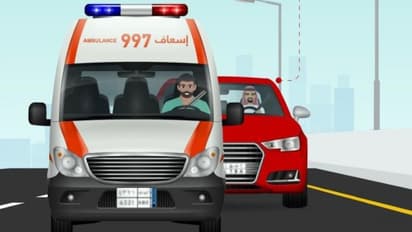 ആംബുലന്സുകൾക്ക് തടസ്സമുണ്ടാക്കും വിധം പിന്തുടരുന്നത് നിയമലംഘനം; 900 റിയാൽ വരെ പിഴ ചുമത്തുമെന്ന് സൗദി