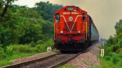 ரயிலில் பெண்கள் டிக்கெட் இல்லாமலே பயணிக்கலாம்! பெண்கள் பாதுகாப்புக்காக சட்டங்கள்!!