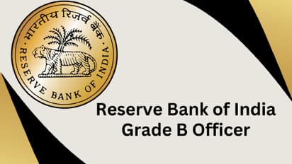 ஆரம்பமே லட்சத்தில் சம்பளம்.. இந்தியாவில் டாப் 4 லிஸ்டில் உள்ள அரசு பணிகள் என்னென்ன தெரியுமா?