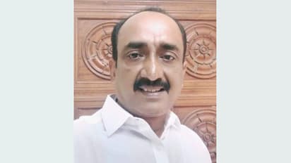 ബൈക്ക് മറിഞ്ഞ് തലയ്ക്ക് പരിക്കേറ്റ് ഓടയിൽ വീണ 51കാരനെ കാണുന്നത് രാത്രി 1 മണിക്ക്, ദാരുണാന്ത്യം