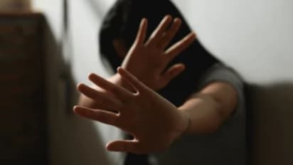 സ്കൂളിലേയ്ക്ക് പോയ 14കാരിയെ തട്ടിക്കൊണ്ടുപോയി, കൂട്ടബലാത്സംഗം ചെയ്ത് ദൃശ്യങ്ങൾ പകർത്തി; സംഭവം യുപിയിൽ