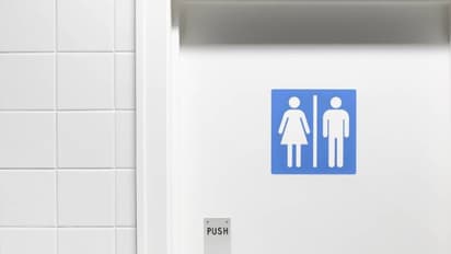 നല്ല ശുചിമുറി ഉപയോ​ഗിക്കണോ? 1000 രൂപയുടെ സാധനങ്ങൾ വാങ്ങണം, മാളിലെ അനുഭവം പങ്കുവച്ച് യുവാവ്