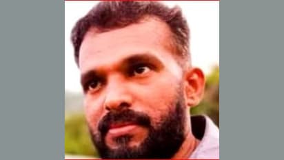 ദിവസങ്ങള്ക്ക് മുന്പ് വിദേശത്ത് നിന്നെത്തിയ യുവാവ് റോഡരികില് മരിച്ച നിലയില്