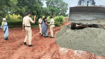 ಚಿಕ್ಕಪ್ಪನ ಕ್ರಷರ್ಗೆ ರಸ್ತೆ ಮಾಡಲು ದಲಿತರ ಜಮೀನಿನಲ್ಲಿ ಫಸಲು ನಾಶ: ಶಾಸಕ ಗಣೇಶ್ ಪ್ರಸಾದ್ ವಿರುದ್ದ ಗಂಭೀರ ಆರೋಪ