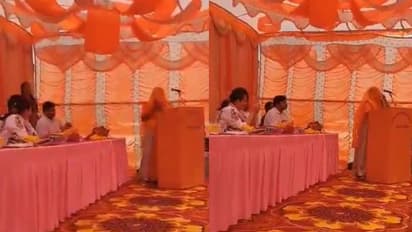 മുഖമടക്കം മറച്ച് പരമ്പരാഗത വസ്ത്രം, പക്ഷേ ഗ്രാമമുഖ്യയുടെ ഇംഗ്ലീഷ് കേട്ട് കളക്ടറടക്കം ഞെട്ടി, വൈറലായി വീഡിയോ