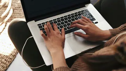 Bengaluru police apprehend 5 culprits for stealing laptops in hostels, houses