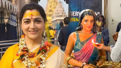 கோவில் கட்டி கும்பாபிஷேகமே நடத்திருக்காங்க... அதுவும் இத்தனை தமிழ் நடிகைகளுக்கா!!