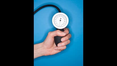 ரத்த அழுத்தம் எவ்வளவு இருந்தால் நார்மல்? எந்த அளவு ஆபத்தானது?