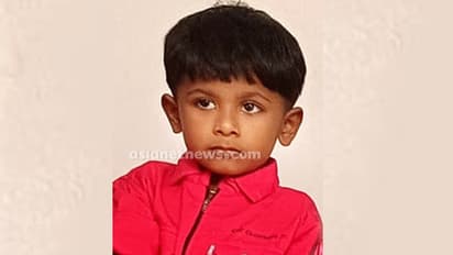 ഊഞ്ഞാലാടിക്കൊണ്ടിരിക്കെ കോണ്ക്രീറ്റ് പാളി ഇടിഞ്ഞ് വീണ് നാലു വയസുകാരന് ദാരുണാന്ത്യം