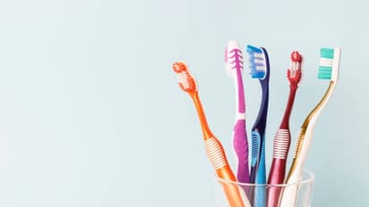 ಹಳೇ ಬ್ರಷ್ ಅಂತ ಎಸಿಬೇಡಿ, ಮನೆಗೆಲಸವನ್ನು ಭಾಳ ಸುಲಭಗೊಳಿಸುತ್ತೆ!