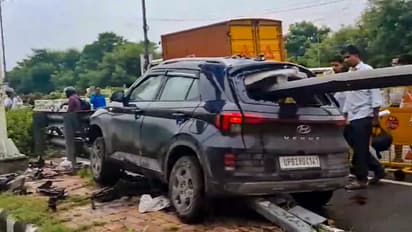 19-ാം ജന്മദിനം ആഘോഷിച്ച് മടങ്ങവേ കാർ നിയന്ത്രണം വിട്ടു, ഗാർഡ് റെയിൽ കാറിനുള്ളിലൂടെ തുളച്ച് കയറി; ദാരുണാന്ത്യം