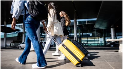 ഇന്ത്യൻ വിദ്യാർത്ഥികൾക്കും ആശങ്ക; പുതിയ നീക്കം തിരിച്ചടി, സ്റ്റുഡന്റ് പെർമിറ്റ് നിബന്ധനകൾ കടുപ്പിക്കാൻ കാനഡ