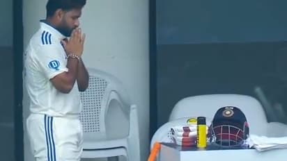 ഹൃദയം തൊടുന്ന ചിത്രം! ബാറ്റിംഗിന് ഇറങ്ങുന്നതിന് മുമ്പ് ബാറ്റിനും ഗ്ലൗവിനും മുന്നില്‍ പ്രാര്‍ത്ഥിച്ച് റിഷഭ്