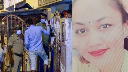  പൂട്ടിയിട്ട വീട്ടിൽ നിന്നും ദുർഗന്ധം; ഫ്രിഡ്ജിൽ 29 കാരിയുടെ മൃതദേഹം, 32 കഷ്ണങ്ങളാക്കി വെട്ടിനുറുക്കിയ നിലയിൽ