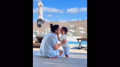 ரசிகர்களை பொறாமை பட வைத்த நயன்தாரா மகனின் பாசம்! லேடி சூப்பர் ஸ்டாரின் லேட்டஸ்ட் போட்டோஸ்!