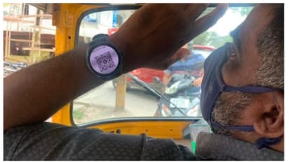 'ഇതാണ് ഡിജിറ്റല്‍ ഇന്ത്യ'; സ്മാര്‍ട്ട് വാച്ചില്‍ ക്യൂആര്‍ കോഡ് കാണിക്കുന്ന ഓട്ടോഡ്രൈവറുടെ ചിത്രം വൈറല്‍ 