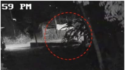 വാഴകൾക്ക് കാവലിരിക്കേണ്ട ഗതികേടിൽ കർഷർ; ക്യാമറയിൽ കിട്ടിയത് ബൈക്കിൽ വന്നവരുടെ ദൃശ്യങ്ങൾ, ആളെ തിരിച്ചറിഞ്ഞില്ല