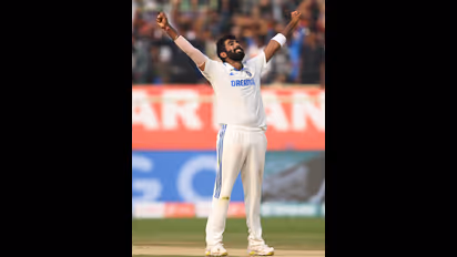 பும்ராவை பார்த்தாலே பயந்து நடுங்கும் ஆஸ்திரேலியா – உஷாரா இருக்கணும் என்று வார்னிங் கொடுத்த மேக்ஸ்வெல்!