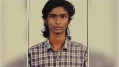 സ്വകാര്യ ബസിനിടയിൽപ്പെട്ട് സ്കൂട്ടർ യാത്രികനായ കോളേജ് വിദ്യാർത്ഥിക്ക് ദാരുണാന്ത്യം