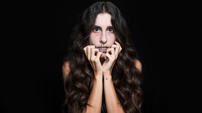 தனியாக வசிக்கும் பெண்கள் எப்படி பாதுகாப்பாக இருப்பது? பயனுள்ள டிப்ஸ்!