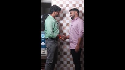 ಪುಟ್ಟ ಲಕ್ಷ್ಮಿ ಬರ ಮಾಡಿಕೊಂಡ ಗಿಚ್ಚಿ ಗಿಲಿಗಿಲಿ ಧನರಾಜ್‌ ಆಚಾರ್; ವಿಶೇಷ ಉಂಟಾ ಎಂದವರಿಗೆ ಸಿಹಿ ಊಟ!