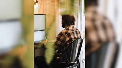 കിടപ്പുമുറിയിൽ ഒളിക്യാമറ വച്ചു, ആയയ്‍ക്ക് 23 കോടി നഷ്ടപരിഹാരം നൽകി കോടീശ്വരൻ