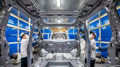 അടിമുടി സംശയം; ചൈനീസ് സാങ്കേതികവിദ്യയുള്ള കാറുകള് നിരോധിക്കുമെന്ന് യുഎസ്, തിരിച്ചടിച്ച് ചൈന