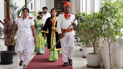 'ലിപ്സ്റ്റിക്' പണി കൊടുത്തു, ചെന്നൈയിലെ ആദ്യ വനിതാ ദഫേദാറിന് സ്ഥലം മാറ്റം