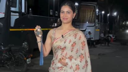 പോകുന്നിടത്തെല്ലാം ഒളിംപിക് മെഡല് കഴുത്തിലിടുന്നത് എന്തിനെന്ന് ട്രോളൻമാര്; മറുപടി നല്കി മനു ഭാക്കര്