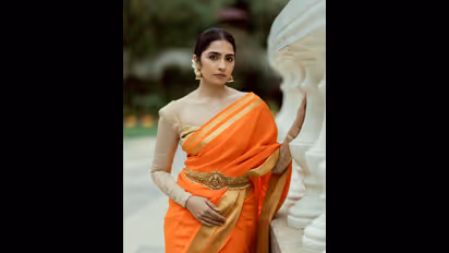 ಸಪ್ತ ಸಾಗರ ಬ್ಯೂಟಿ ರುಕ್ಮಿಣಿ ವಸಂತ್ ಬೋಲ್ಡ್ ಲುಕ್ ವೈರಲ್… ಚೈತ್ರಾ ಆಚಾರ್ ಸಹವಾಸದ ಮಹಿಮೆ ಎಂದ ಫ್ಯಾನ್ಸ್!