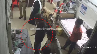 ഡോക്ടർക്ക് നേരെ കത്തി വീശി, ചോദിച്ച മരുന്ന് എഴുതി വാങ്ങി യുവാവ്; സംഭവം പൊന്നാനി താലൂക്ക് ആശുപത്രിയിൽ