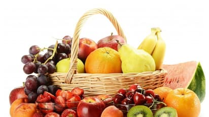 நீங்களும் இந்த தவறை செய்யாதீங்க! பழங்களின் முழு சத்தும் கிடைக்க இப்படி சாப்பிடுங்க!