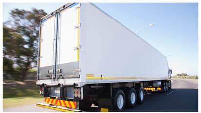 റമദാൻ: കുവൈത്തിലെ ഹൈവേകളിൽ ട്രക്കുകൾ ഓടിക്കുന്നതിന് നിയന്ത്രണം